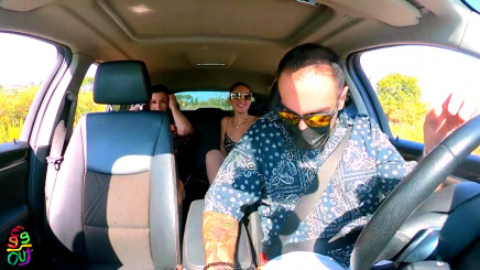 Таксист двух зрелых шлюх извращенок трахнул